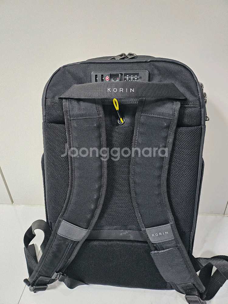 코린 블랙 백팩 가방 노트북 수납--3