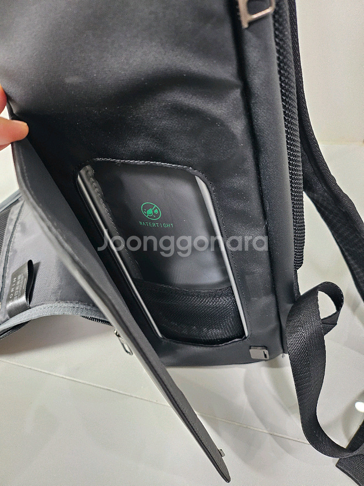 코린 블랙 백팩 가방 노트북 수납--7
