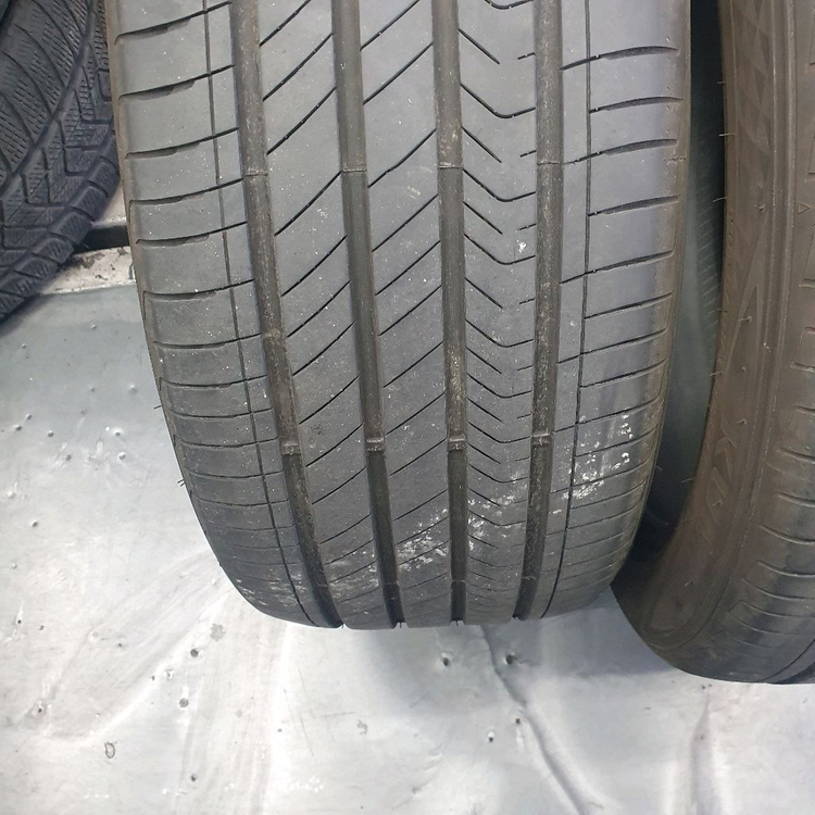 255 45 19 2554519금호마제스티 2짝판매합니다--3