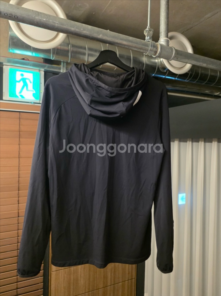 지포어 후드 블랙 긴팔(국내정품, 2회 착용)--1