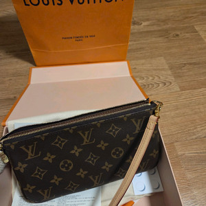 루이비통 포쉐트 악세수아 nm