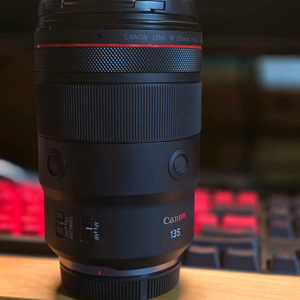 캐논 RF 135mm F18 L렌즈