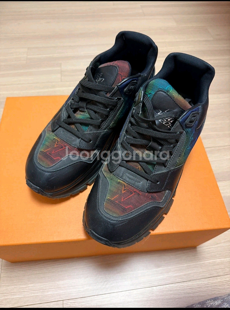 루이비통 트레이너 스니커즈!!--0