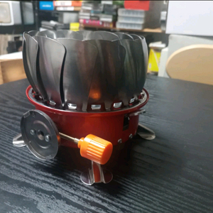 캠핑용 휴대용 부탄가스 버너입니다