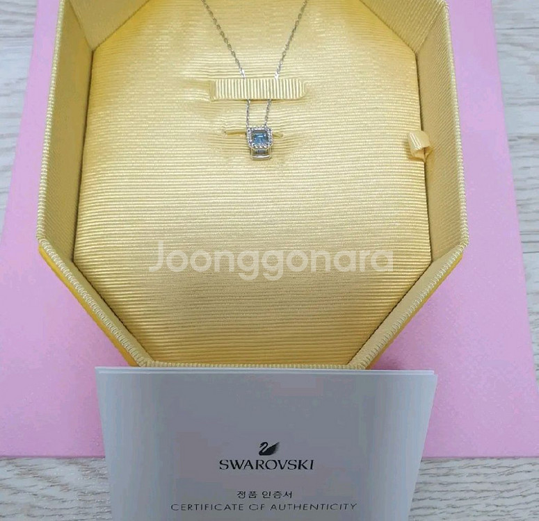 스와로브스키 밀레니아 옥타곤 블루 로듐 목걸이--1