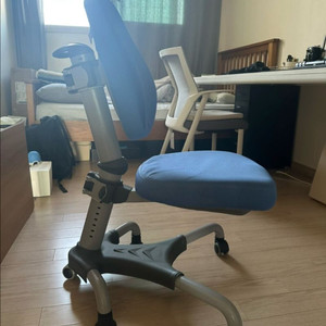 니스툴그로우 의자