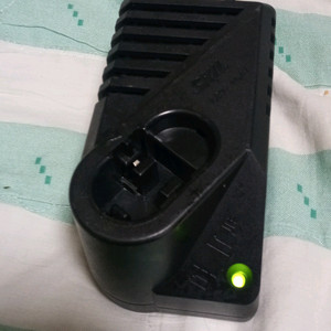 SKIL 7.2V/14.4V 배터리 충전기