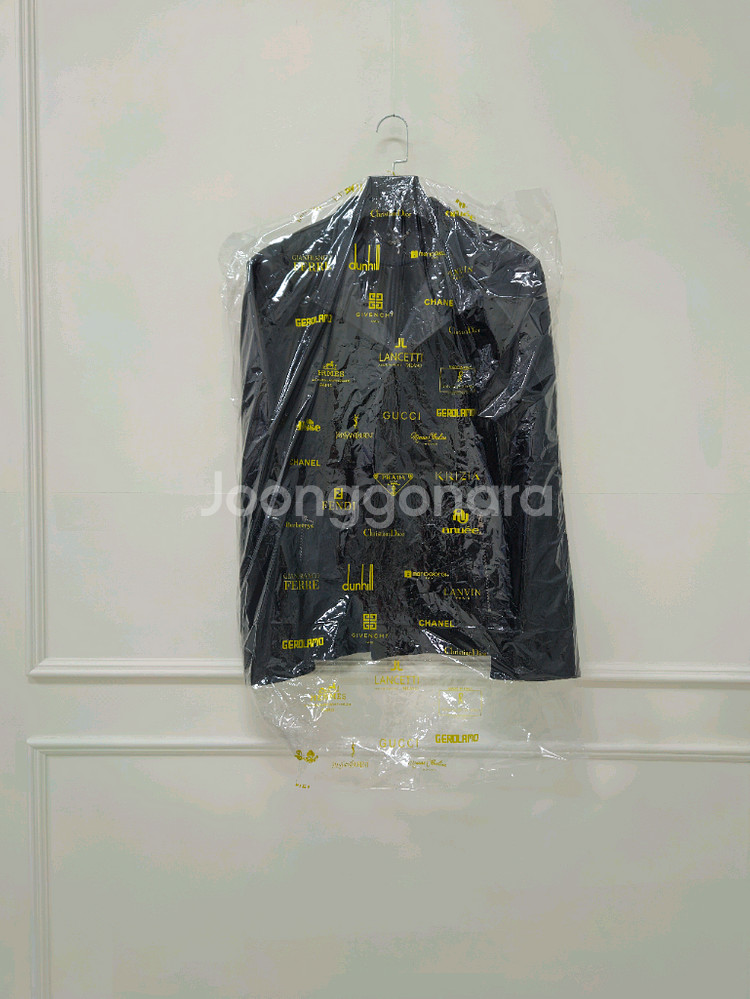 루이비통의 하이브리드 레더 재킷--8