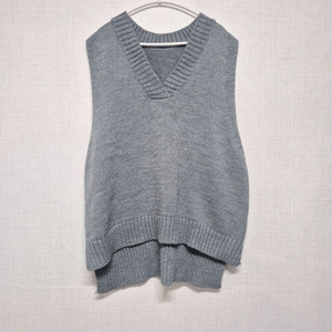 그레이 니트 조끼