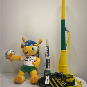 2014 브라질 월드컵, 2010 남아공 월드컵 기념품 세트