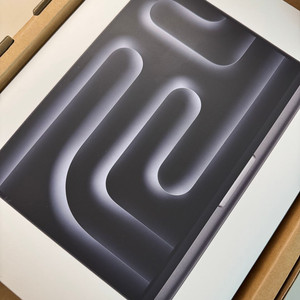 MacBook Pro 14인치 M4 프로 맥스 고사양 개봉만 한 제품