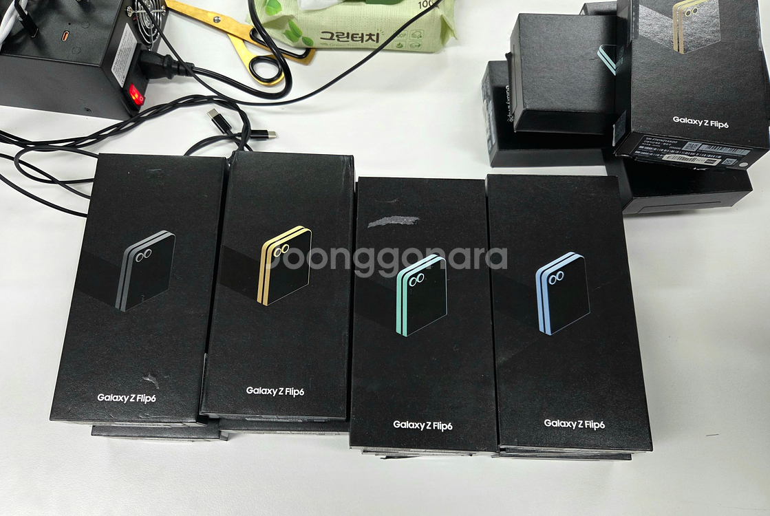 갤럭시 Z플립6_256G 자급제 단순개봉 새 상품 판매 합니다.[71.9만]--1