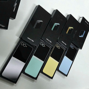 갤럭시 Z플립6_256G 자급제 단순개봉 새 상품 판매 합니다.[71.9만]