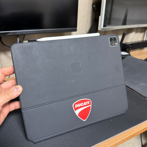 아이패드 프로 12.9 6세대 m2 256+셀룰러 팝니다.