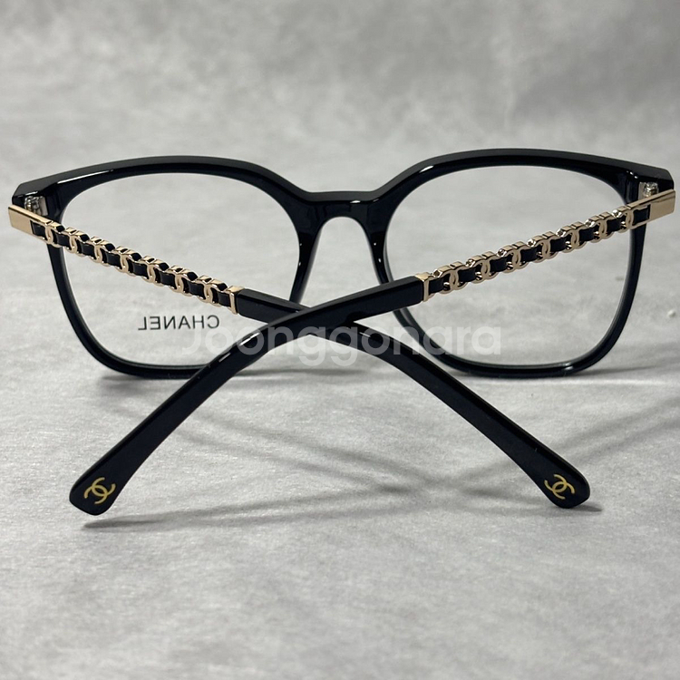 샤넬 선글라스 케이스 포함--1