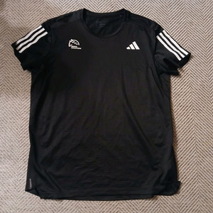 서울 마라톤 아디다스 티셔츠 팝니다