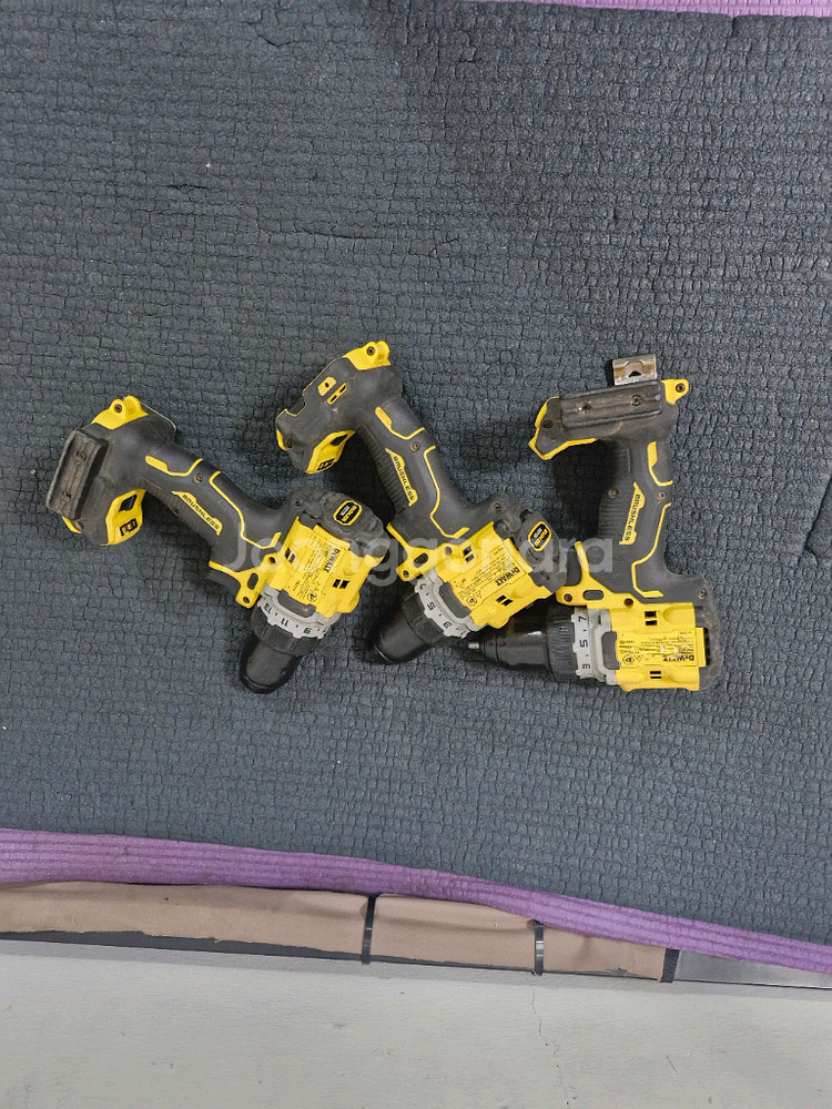 디월트충전드릴DCD800 신형본체만 개당가격--2