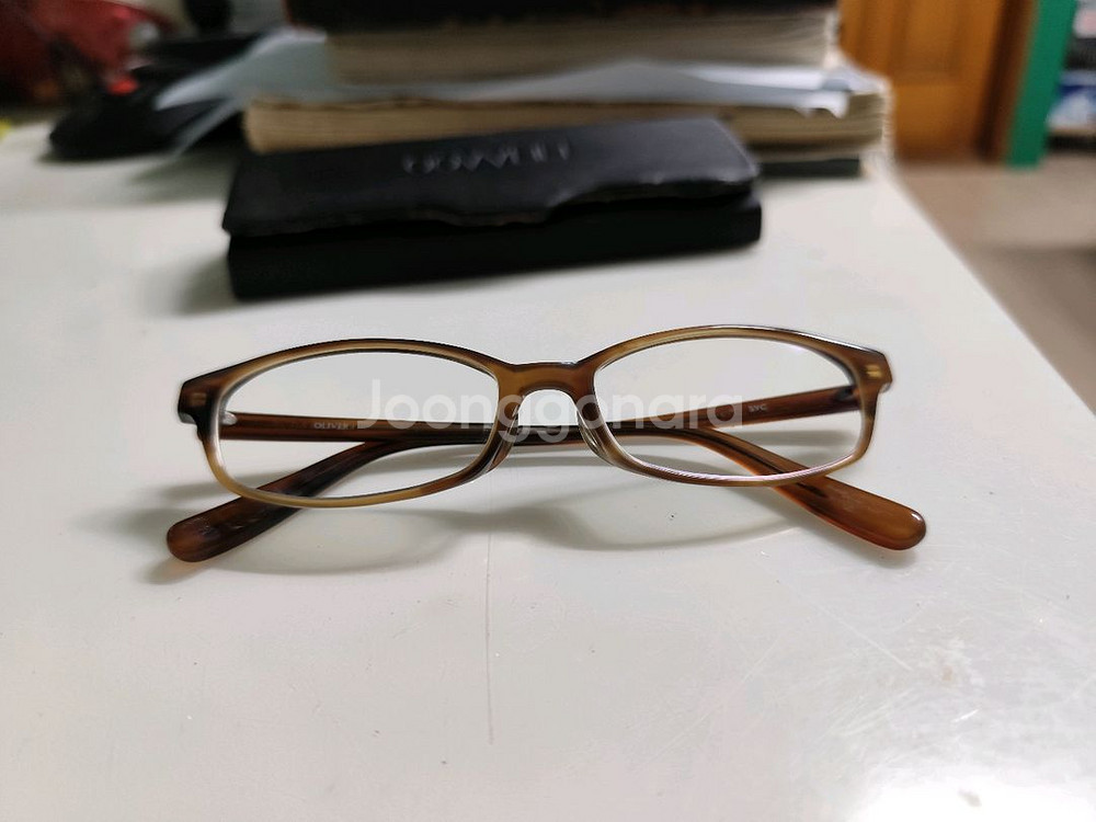 올리버 피플스 브라운(호박색) 뿔테 안경--1