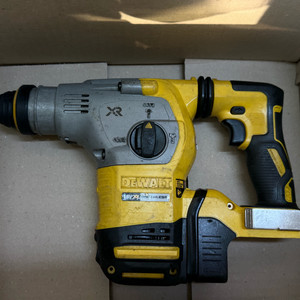 디월트 로터리함마 DCH283 판매합니다