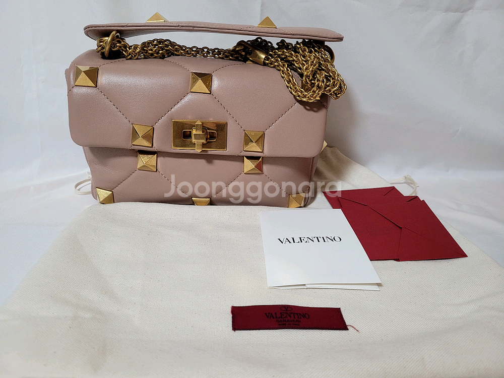 발렌티노 로만스터드 미디엄 숄더백 새상품--0