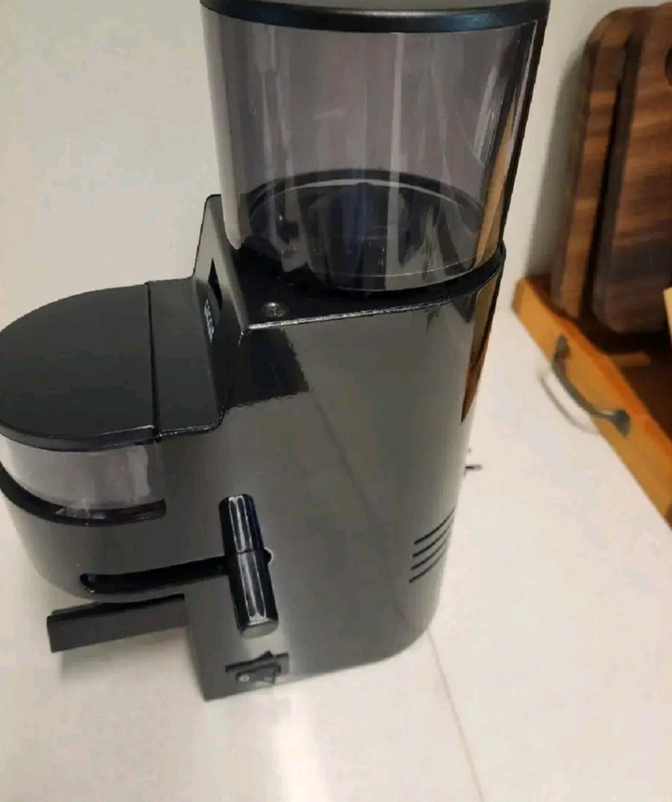 가찌아 MDF 커피그라인더 이미지