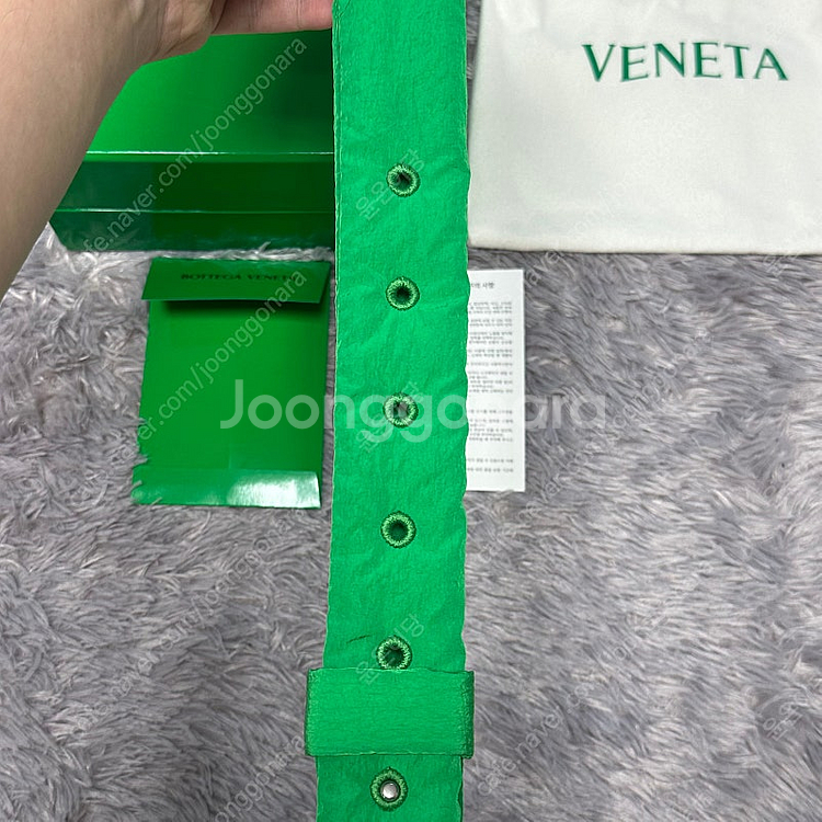 [풀구성] 보테가베네타 패딩 미니 카세트백 그린--6