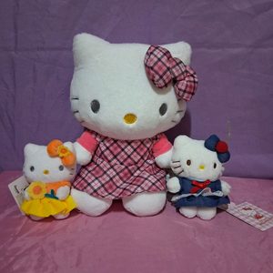 헬로키티인형1개&헬로키티인형키링2개.일괄.전부 텍 있어요
