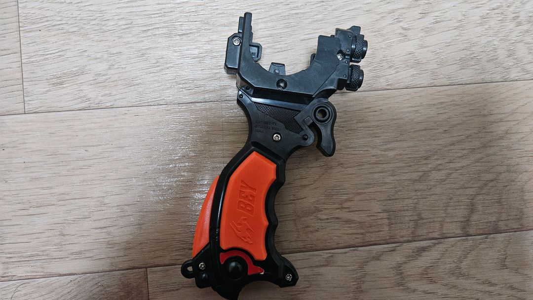 탑블레이드 타카라제 블랙커스터마이즈그립 판매합니다.--1