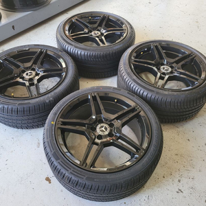 벤츠E63AMG 스타일 카피19인치 휠타이어 한대분