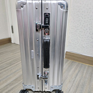 리모와 클래식 케빈 S 캐리어