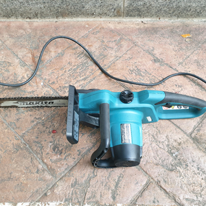 마끼다 14인치 유선 체인 전기톱 UC3541A