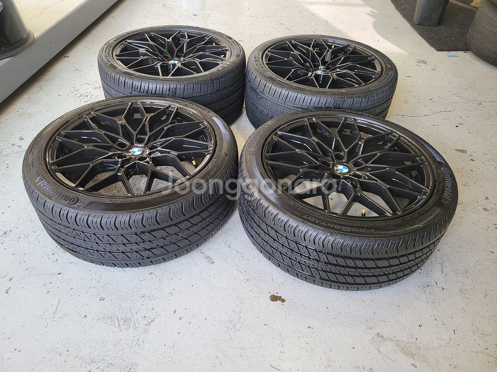 BMW G30 5시리즈용 M컴페티션 스타일 19인치휠타이어 한대분--2