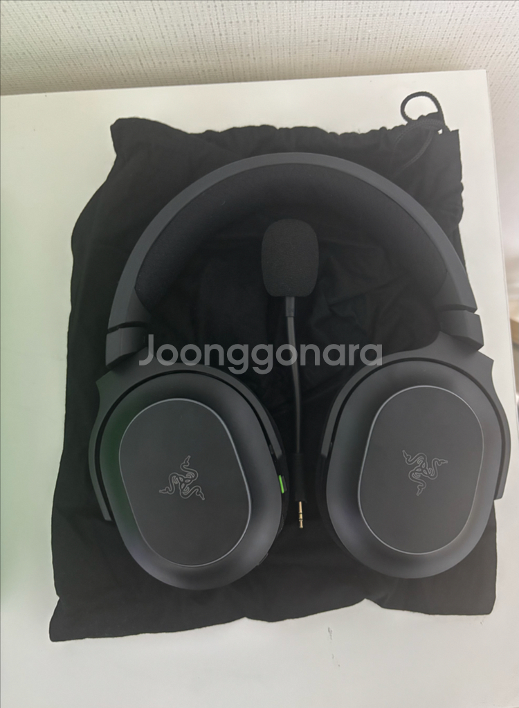 레이저 바라쿠다 x크로마 무선 게이밍 헤드셋--1