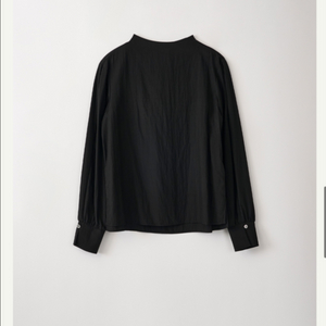 새상품 택포 시에 sie 누아 모크넥 블라우스