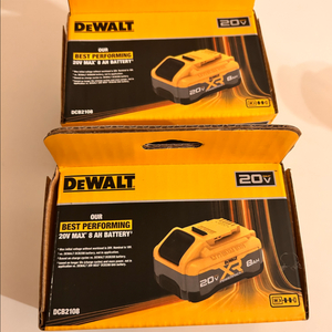 디월트 DCB2108 20V 리튬이온 배터리