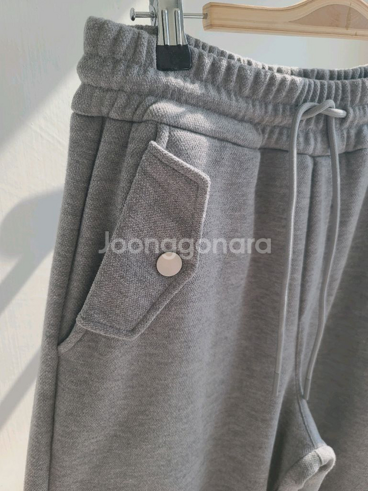 에잇세컨즈 회색 와이드 기모바지 파라슈트 팬츠 트레이닝복 츄리닝 / 자라 망고 아디다스 나이키 코스--1