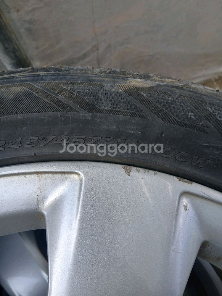 아우디A6 18인치휠타이어 4짝모두 27만원--7