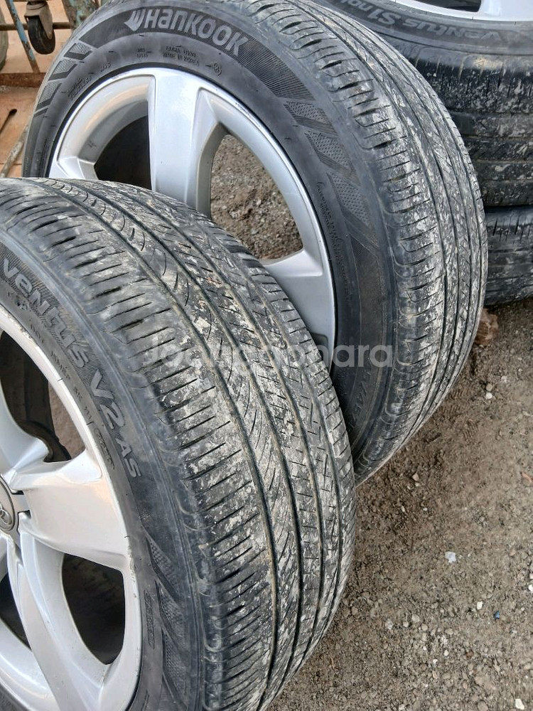 아우디A6 18인치휠타이어 4짝모두 27만원--5