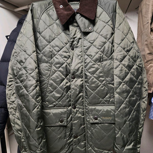 25FW 바버 비데일 퀼팅 카키
