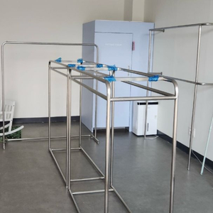 주문제작한 스텐양면행거(상판유리) 2개