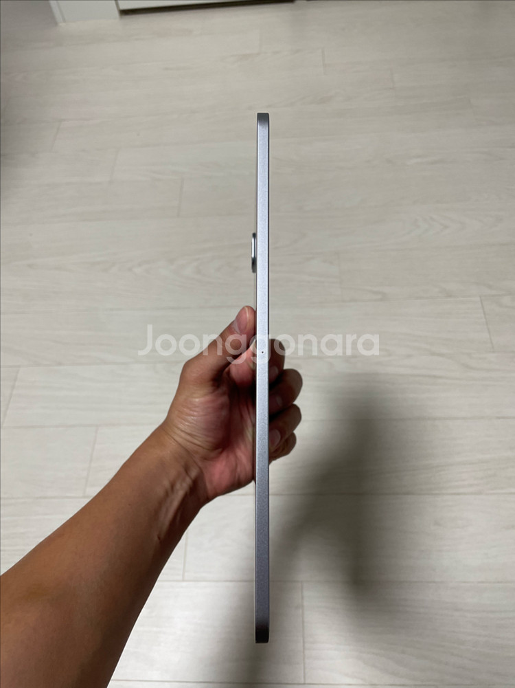 아이패드 프로 11(4세대/128G) /정품케이스/ 애플펜슬2세대/충전기포함 팝니다.--3