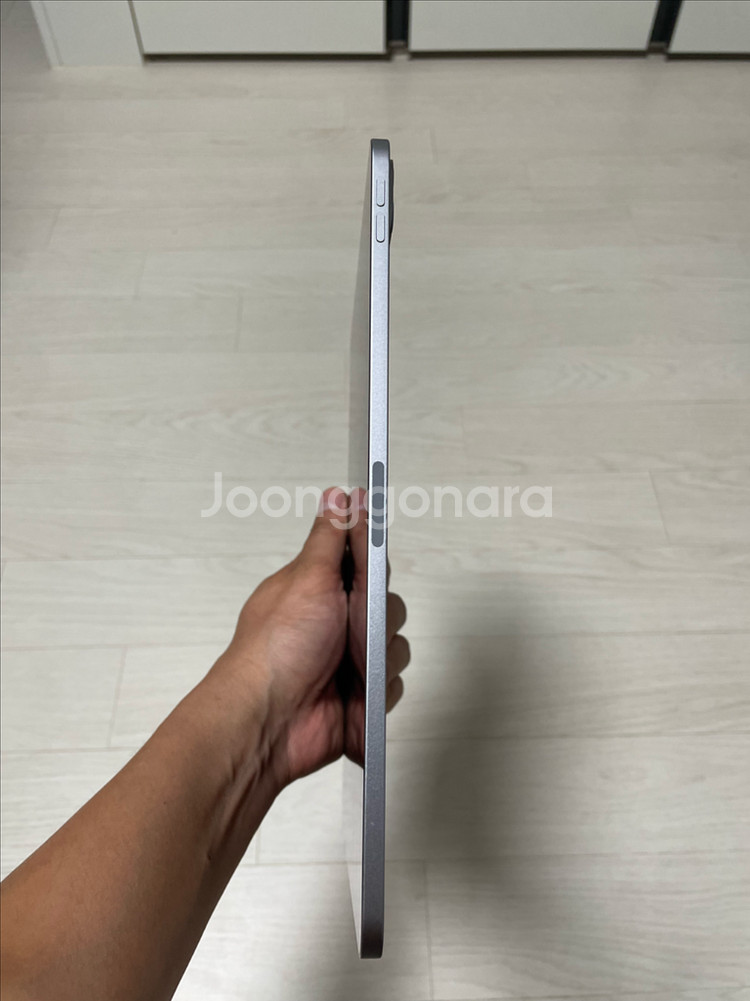 아이패드 프로 11(4세대/128G) /정품케이스/ 애플펜슬2세대/충전기포함 팝니다.--4