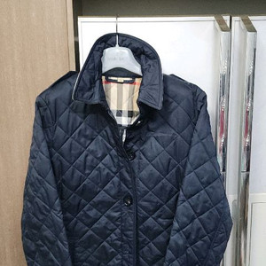 버버리 77 애쉬허스트 다이아몬드 퀼팅자켓