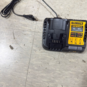 디월트 정품 신형 충전기 1104