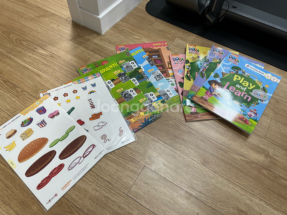 도라 리더스북 (세이펜 가능) 레벨K, 1, 2단계+워크북+DVD 판매합니다.--3