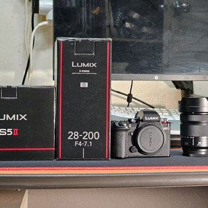 루믹스 LUMIX S 28-200mm 렌즈