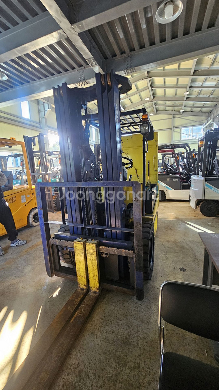 배터리2022년식 코마츠 좌식 3톤 전동지게차 삼단5m 사이드시프트 1080만--1