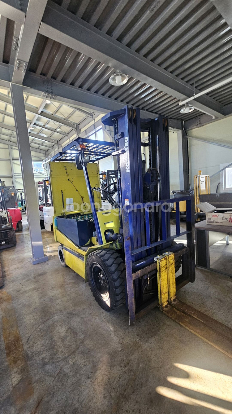 배터리2022년식 코마츠 좌식 3톤 전동지게차 삼단5m 사이드시프트 1080만--0