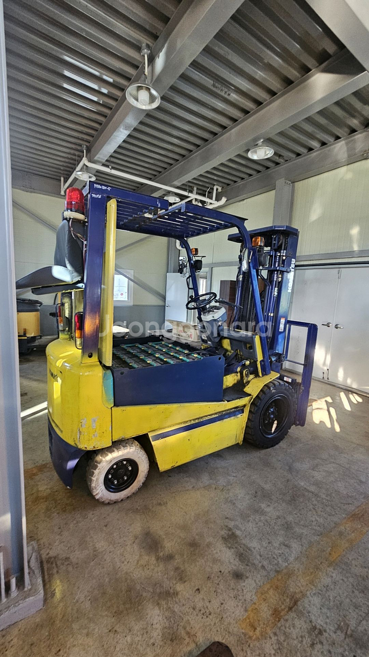 배터리2022년식 코마츠 좌식 3톤 전동지게차 삼단5m 사이드시프트 1080만--2