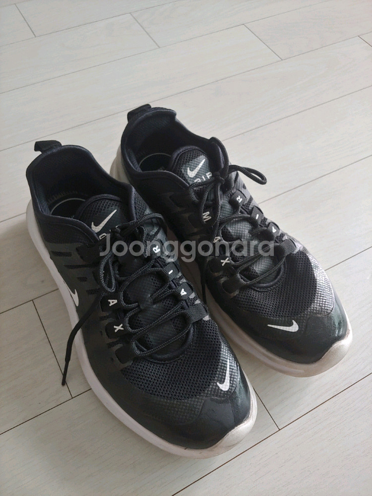 나이키 에어맥스 엑시스 검흰 245사이즈(반값택포)--0